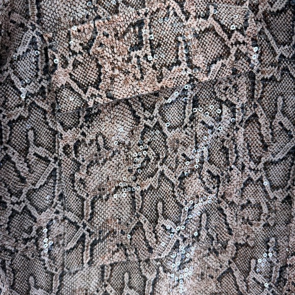 Good American Boa Print Sequin Button Down Shirt Size 3 Large - Picture 3 of 8